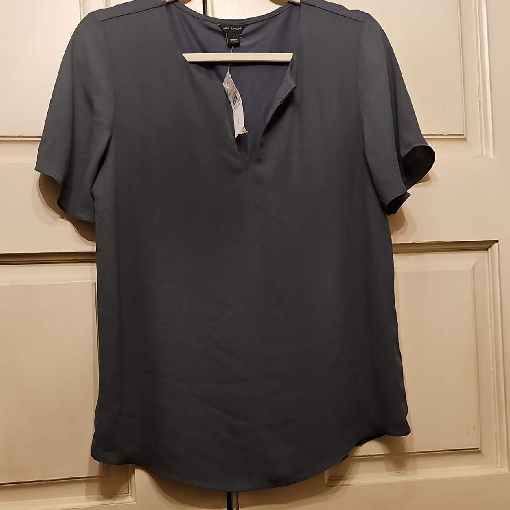 Ann Taylor Green Blouse Short Sleeve